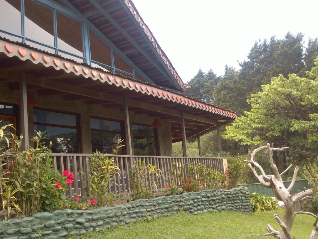 Hostel Villa Verde Монте-Верде Экстерьер фото